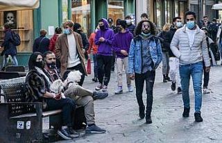 İtalya’da günlük vaka sayısı ilk kez 10 bini...