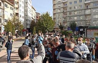 İzinsiz basın açıklaması yapmak isteyen gruba...