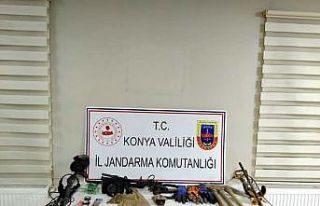 İzinsiz kazı yapan şahıslar jandarmaya yakalandı