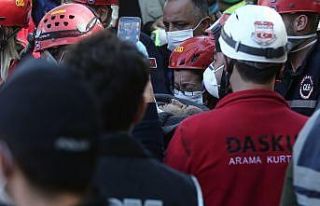 İzmir’de 23 saat sonra enkaz altında 5 kişilik...