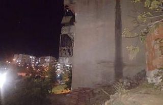 İzmir’de 2. kattan düşen çocuk hayatını kaybetti