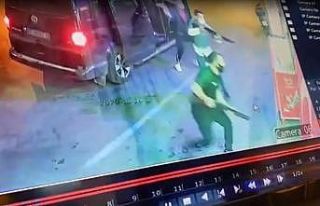 İzmir’de 7 kişi pompalı silah ve sopalarla tekel...