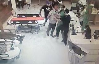 İzmir’de doktora darp anları güvenlik kamerasında