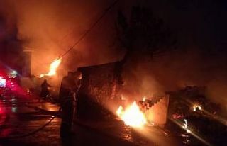 İzmir’de hurdalık alanda korkutan yangın