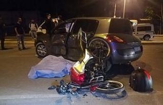 İzmir’de otomobil ile motosiklet çarpıştı:...