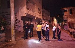 İzmir’de silahlı kavga: 1’i ağır 3 yaralı