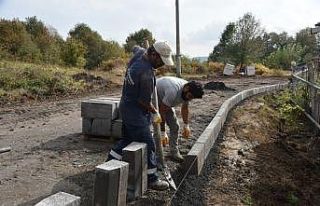 İzmit Belediyesi’nden Sapakpınar’da parke çalışması