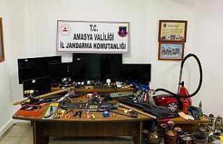 Jandarma hırsızları suçüstü yakaladı