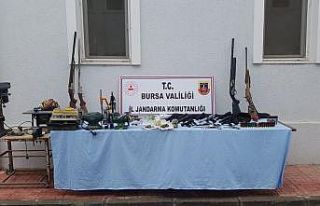 Jandarmadan silah ve uyuşturucu operasyonu