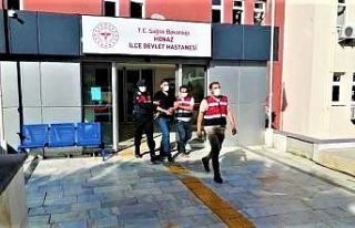 Jandarmaya silah çeken firari zanlı tutuklandı