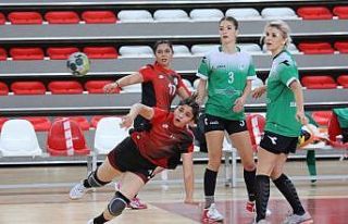 Kadınlar Hentbol Süper Ligi: Sivas Belediyespor:...