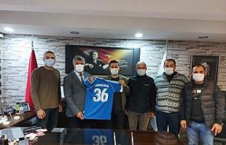 Kağızman Gençler Birliği Spor yönetimden kaymakam...