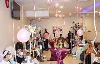 Kansere dikkat çekmek için pembe etkinlik