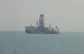 Kanuni sondaj gemisinin Mersin açıklarında bekleyişi...