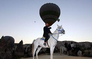 Kapadokya’da hem havada hem yerde görsel şölen