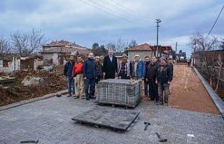 Karacabey’de parke taşı çalışmaları sürüyor