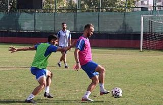 Karaköprü Belediyespor hazırlıklarını sürdürüyor