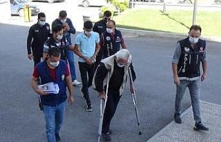 Karaman’da uyuşturucudan gözaltına alınan 2...