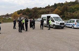 Karantina sürelerinin bitmesine 3 saat kala polis...