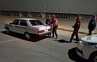 Karantinadan kaçtı, drift yaparken yakalandı