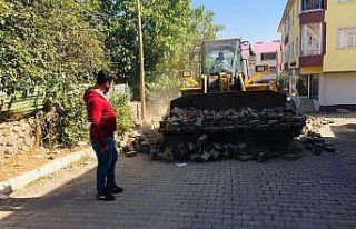 Karlıova’da üstyapı çalışmaları sürüyor