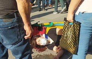 Karşıdan karşıya geçen yaya otomobil çarptı