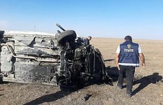 Kars’ta otomobil şarampole uçtu: 2 yaralı