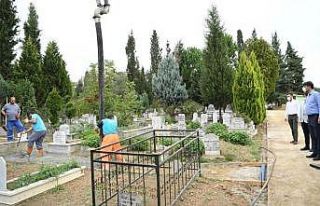 Kartepe’nin mezarlıklarına özel bakım
