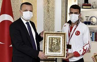 Katıldığı ilk uluslararası yarışmada Balkan...