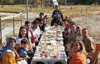 Kayak pistlerinden önce şelaleyi turladılar