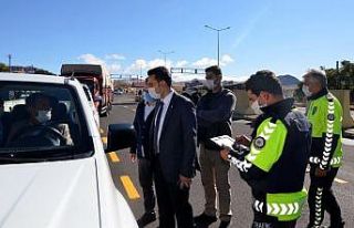 Kaymakam Çelik, polis uygulama noktasını denetledi