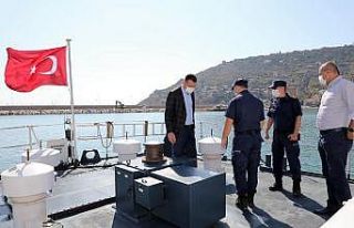 Kaymakam Ürkmezer sahil güvenlik personeliyle bira...