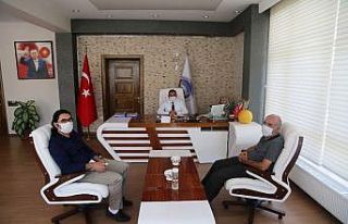 Kayseri Üniversitesi hocalarından Başkan Mehmet...