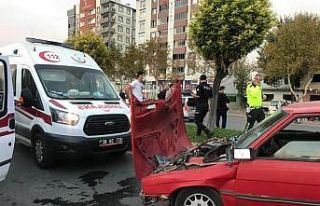 Kayseri’de iki otomobil çarpıştı: 4 yaralı