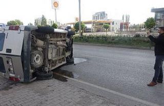 Kaza yapan araçtan burnu bile kanamadan çıktı