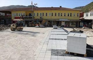 Kazancı belediyesi kent meydanını yeniliyor