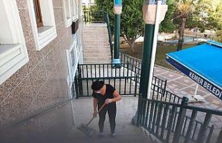 Kemer’de camiler temizlendi