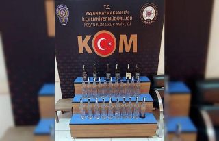 Keşan’da şişelerce kaçak ve sahte içki ele...