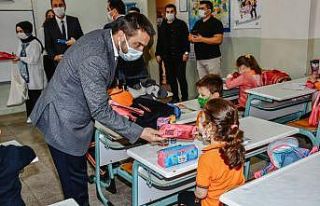 Kestel Belediyesi’nden 4 bin öğrenciye kırtasiye...