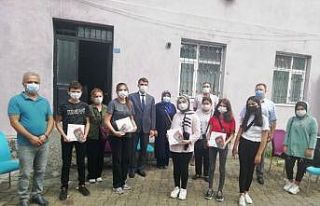 Kilimli’de tabletler öğrencilere teslim edildi