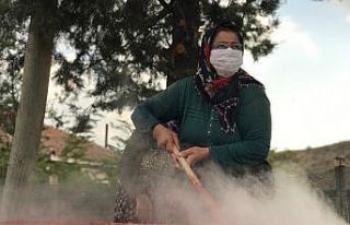 Kışlık lezzetler şimdiden hazır ediliyor
