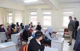 ’’Kitap okumayı alışkanlık haline getirin’’