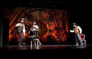 Kocaeli Şehir Tiyatroları 8 ay sonra perde açtı