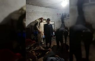 Kocaeli’de bir adreste 17 düzensiz göçmen yakalandı