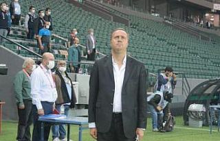 Kocaelispor’da Başkanı Üzülmez’den Dinçel’e...