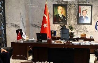 Koçer‘den Rektör Özaydın’a hayırlı olsun...
