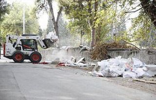 Konak’ta 7/24 molozla mücadele