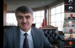 Kongrenin sonuç bildirgesini Rektör Uysal okudu