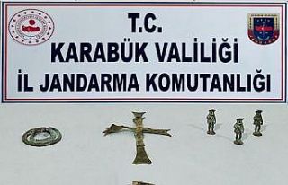 Kontrol noktasında tarihi eserle yakalandılar