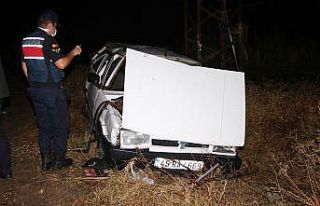 Kontrolden çıkan otomobil takla atarak tarlaya uçtu:...